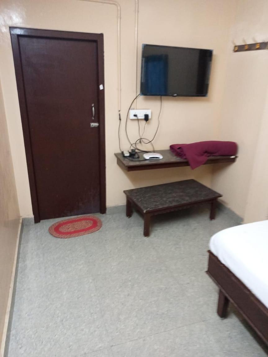 Sri Ambika Lodge Rajapalaiyam Buitenkant foto